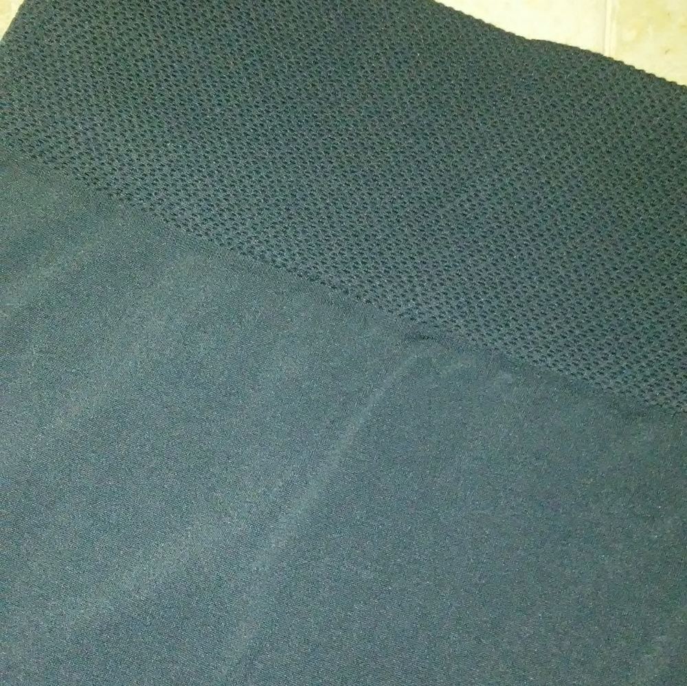 🌺SALE Black Tummy Control Leggings - Picture 5 of 7